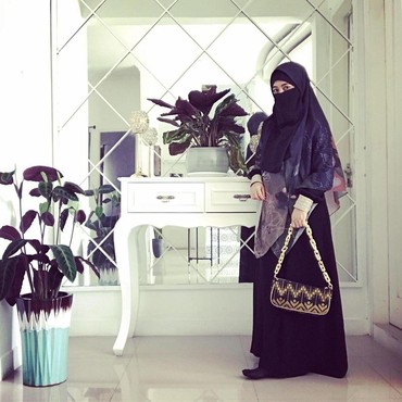 Heboh soal Isu Poligami Uje, Sahabat Duga Umi Pipik Berbohong?