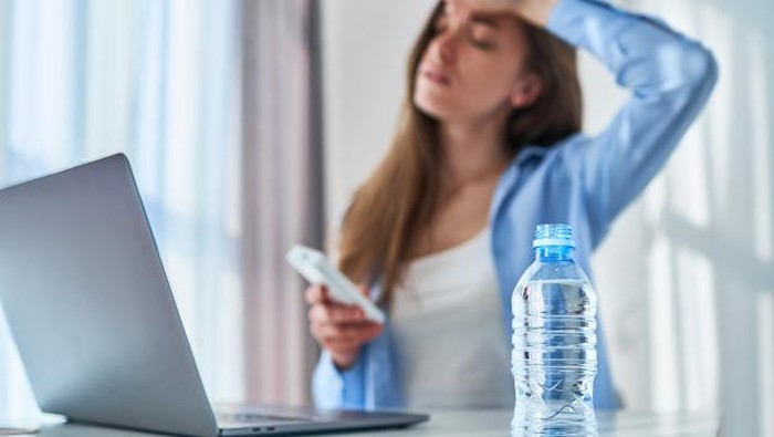 6 Langkah Mudah Menjaga Kadar Cairan Tubuh Saat Berpuasa