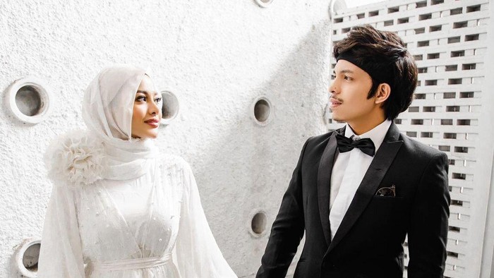 Genap Sebulan Menikah, Aurel Hermansyah Positif Hamil