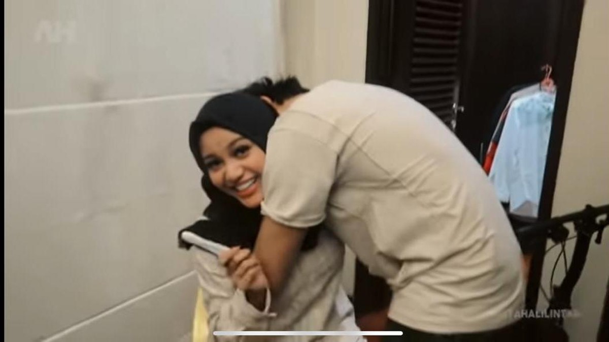 Reaksi keluarga saat Aurel Hermansyah mengumumkan kehamilan pertamanya