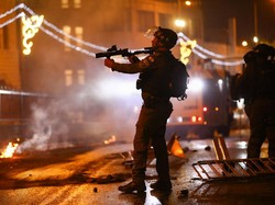 Polisi Israel Bentrok dengan Demonstran Palestina