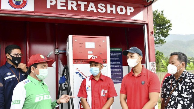 Meninjau Pertashop di Pulau Samosir, Kepala BPH Migas mengungkapkan bahwa Pertamina dilarang memiliki saham investasi pada Pertashop.