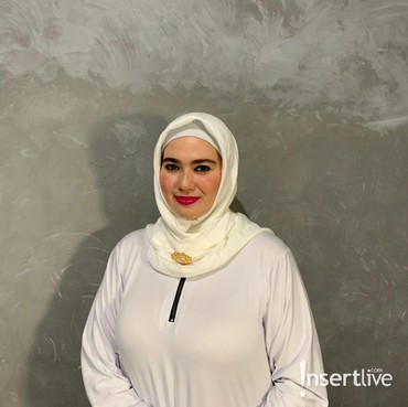 Mulai Belajar Berhijab, Catherine Wilson Akui Kini Lebih Religius