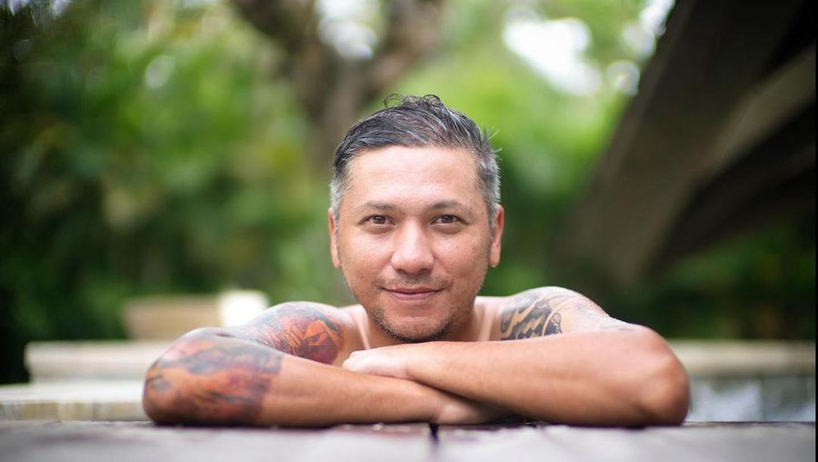 Gading Marten baru saja merayakan ulang tahunnya yang ke-39. Yuk kita intip pesona duda keren satu ini!