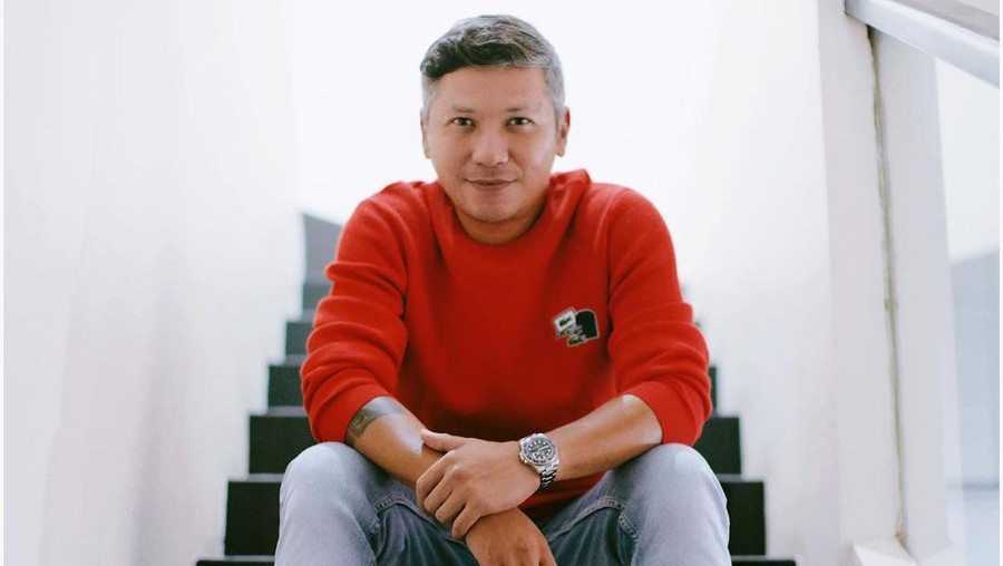 Gading Marten baru saja merayakan ulang tahunnya yang ke-39. Yuk kita intip pesona duda keren satu ini!