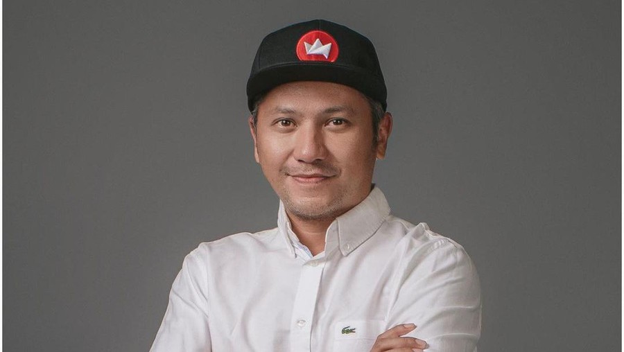 Gading Marten baru saja merayakan ulang tahunnya yang ke-39. Yuk kita intip pesona duda keren satu ini!