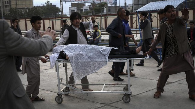 ISIS mengklaim bertanggung jawab atas aksi bom bunuh diri yang terjadi di masjid Syiah di kota Kunduz, Afghanistan. Bom menewaskan 100 orang.