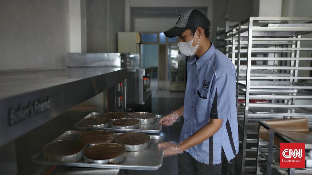 FOTO: Banjir Pesanan Kue Jelang Lebaran