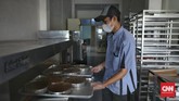 FOTO: Banjir Pesanan Kue Jelang Lebaran Pengusaha kue di Palembang, Sumsel, mengaku kebanjiran pesanan jelang Lebaran. Bahkan, pesanan kue melonjak hingga 100 persen.