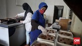 FOTO: Banjir Pesanan Kue Jelang Lebaran Pengusaha kue di Palembang, Sumsel, mengaku kebanjiran pesanan jelang Lebaran. Bahkan, pesanan kue melonjak hingga 100 persen.