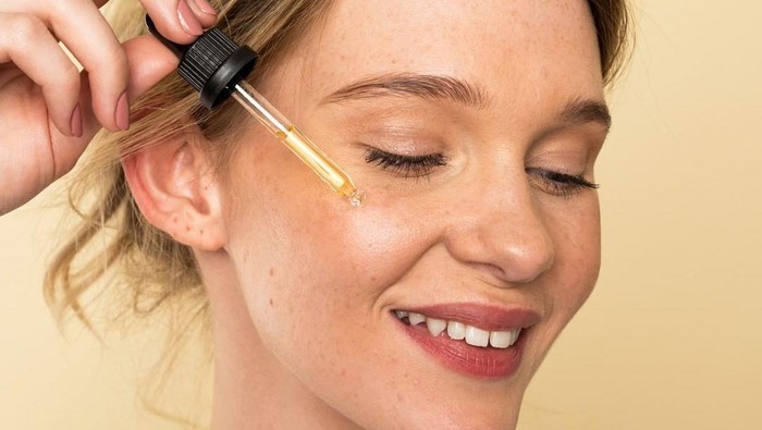 Mengenal Kandungan Vitamin K yang Diklaim Dapat Mengatasi Dark Spot dan Mata Panda