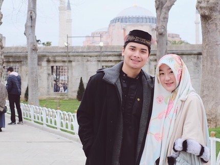 7 Potret Anak Alm Ustaz Arifin Ilham, Alvin Faiz & Istri yang Disebut Bidadari