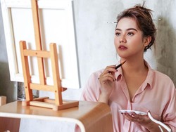 Lirik Lagu Tak Pantas (OST Ipar Adalah Maut) - Mytha Lestari