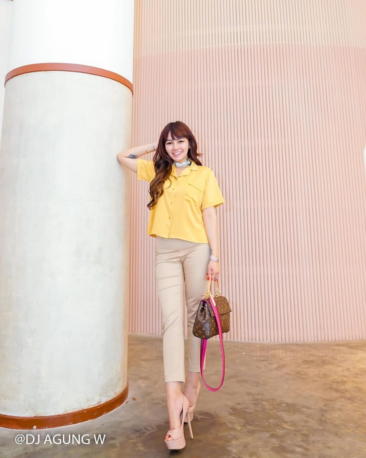 Alfath Fathier menikah lagi dengan seorang model cantik bernama Nadia Christina&period; Yuk kita intip potretnya Nadia yang dituding pelakor&excl;