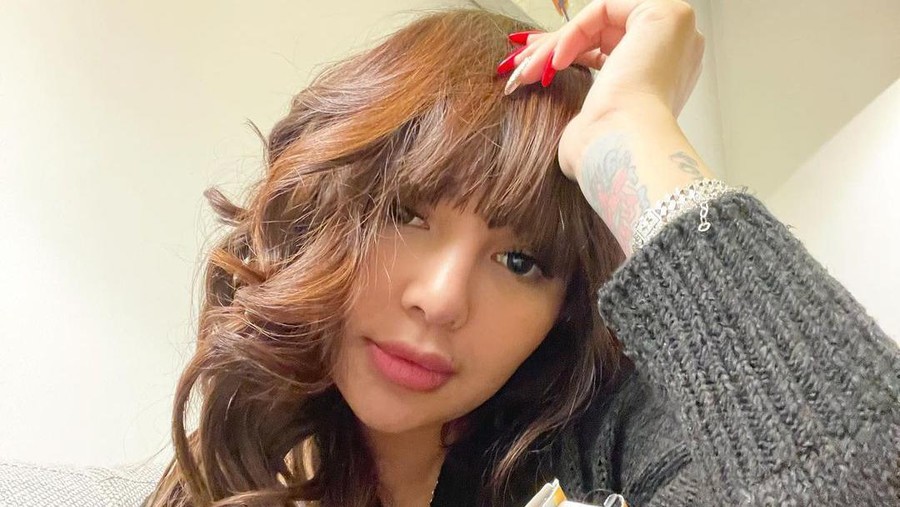 Alfath Fathier menikah lagi dengan seorang model cantik bernama Nadia Christina. Yuk kita intip potretnya Nadia yang dituding pelakor!