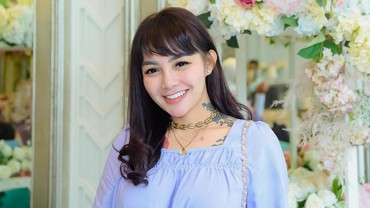 img-title Istri Baru Alfath Bicara Soal Cinta Tak Bisa Dipaksa, Sindir Siapa?
