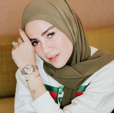 Unggah Video Lepas Hijab, Olla Ramlan Langsung Kena Tegur