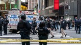 FOTO: Siaga usai Penembakan Times Square New York Sebanyak tiga orang terluka dalam penembakan di kawasan Times Square, Kota New York, Amerika Serikat.