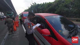 Mereka yang Balik Arah dan Lanjut di Lokasi Penyekatan Mudik