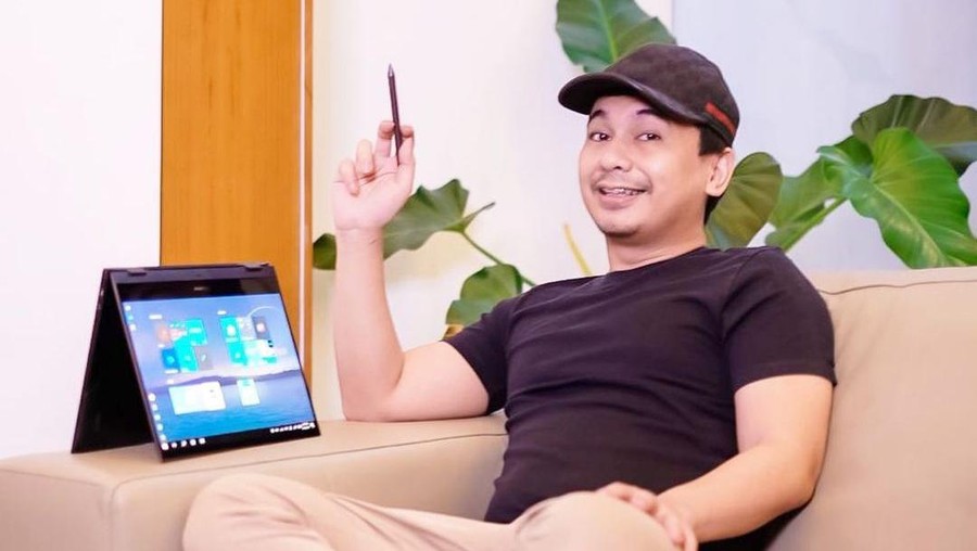 Putri Raditya Dika, Alinea Ava Nasution berulang tahun yang ke-2. Raditya memberikan kado berupa saham. Yuk kita intip potretnya!