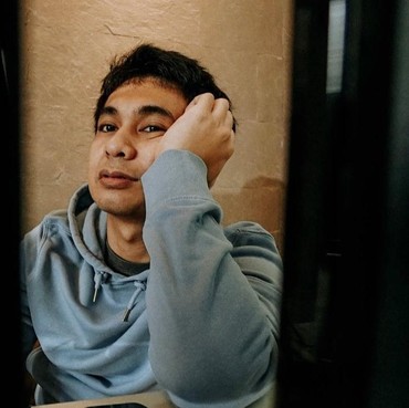 Alami Teror Mistis, Raditya Dika Akui Ditindih Sosok Wanita saat Tidur