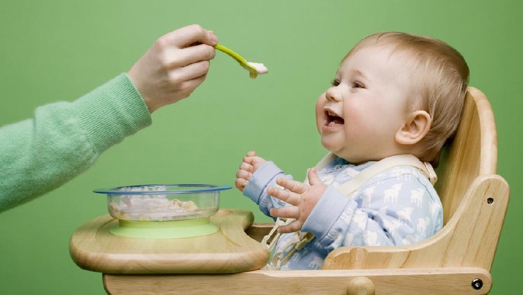 Anak makan Anak makan