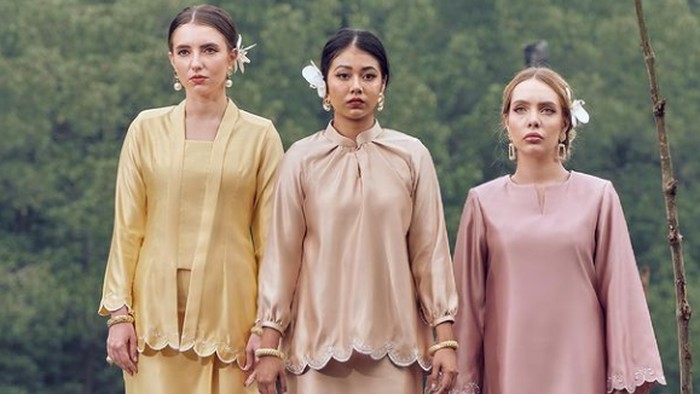 Tampak Santun Saat Lebaran dengan Inspirasi Baju Kurung Muslim