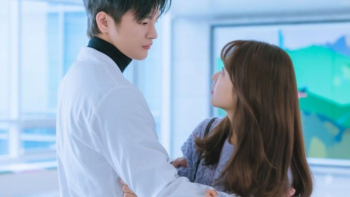 TvN Bagikan Spoiler Drama 'Doom At Your Service', Ada Park Bo Young dan Seo In Guk!