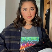 7 Tips Outfit untuk Tubuh Mungil ala Jennifer Coppen