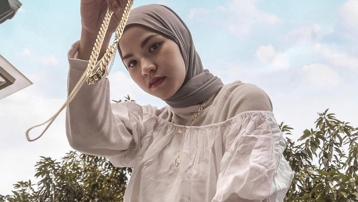 8 Style Marsha Natika Gaya ABG, Kece Banget!