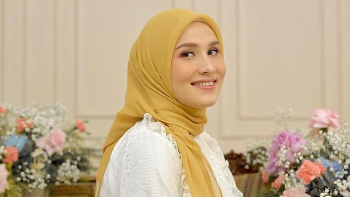 6 Potre Dwi Handayani Hamil Anak Kedua, Makin Cantik!