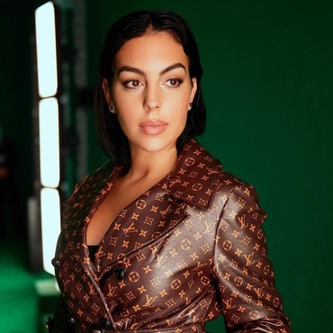 Sosok Georgina Rodriguez Tunangan Cristiano Ronaldo yang Seksi Menawan