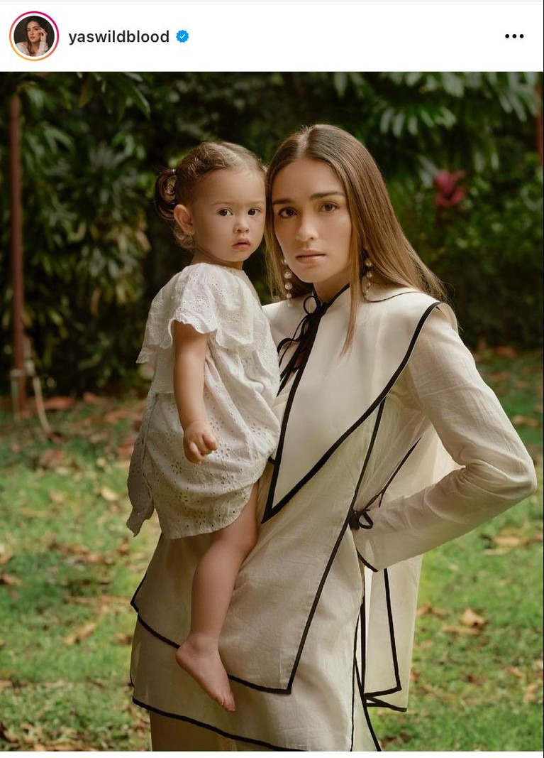 Hari Ibu Internasional Mother's Day atau Hari Ibu Internasional dirayakan pada minggu kedua bulan Mei. Yuk kita intip cara para selebriti merayakannya!