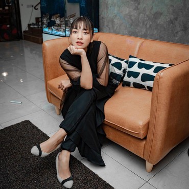 Ratusan Kali Tes Swab, Kaki Tegang Hesti Purwadinata Bikin Ngakak Netizen