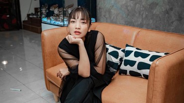 img-title Ratusan Kali Tes Swab, Kaki Tegang Hesti Purwadinata Bikin Ngakak Netizen