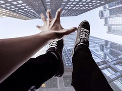 Kata Saksi Lihat Wanita Jatuh dari Lantai 4 Neo Solo Grand Mall hingga Tewas