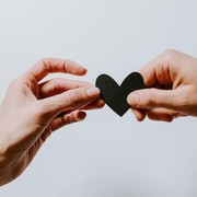 Benarkah Semua Keungan Keluarga Harus Dikelola Istri?