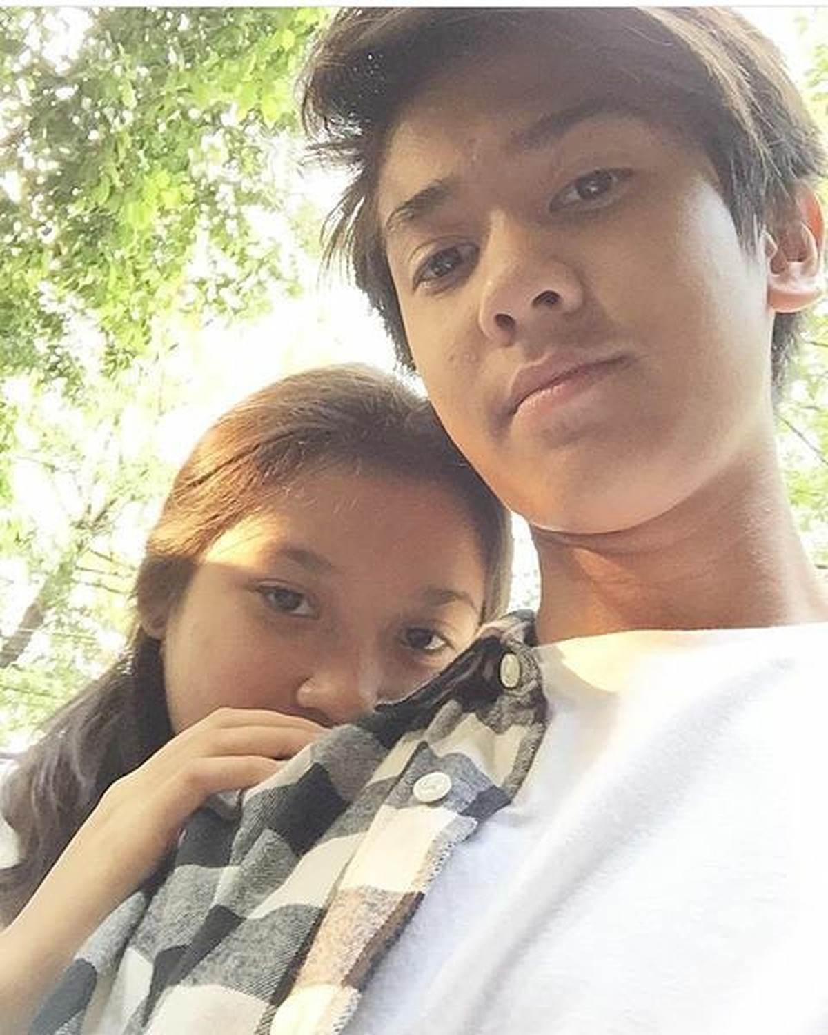 Gaya pacaran Iqbaal Ramadhan dan Zidny Latifa membuat netizen baper&period; Yuk kita intip kebersamaan mereka&excl;