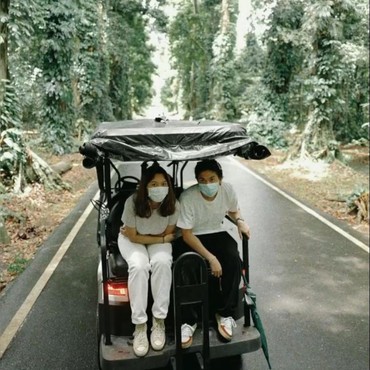 Gaya Pacaran Iqbaal Ramadhan dan Zidny yang Bikin Baper