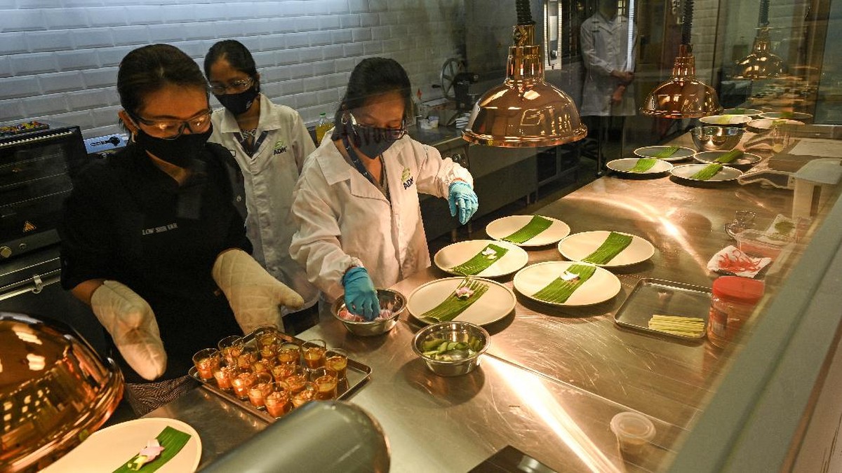 FOTO: Menengok Pembuatan Rendang Tanpa Daging dari Singapura