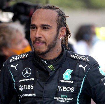 Dior Tunjuk Pembalap Lewis Hamilton sebagai Desainer Tamu dan Brand Ambassador