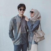 6 Inspirasi Baju Lebaran Couple ala Mega Iskanti, Modis dan Kekinian!