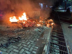 Mahasiswa UNM Dipukuli di Makassar, Satu Motor Dibakar
