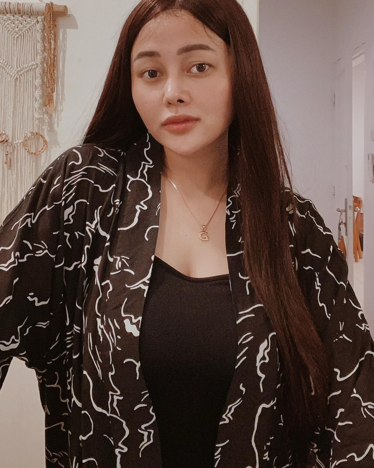 Setahun ditinggal Glenn Fredly&comma; Mutia masih enggan lepas status janda&period; Yuk kita intip potret cantik Mutia&excl;