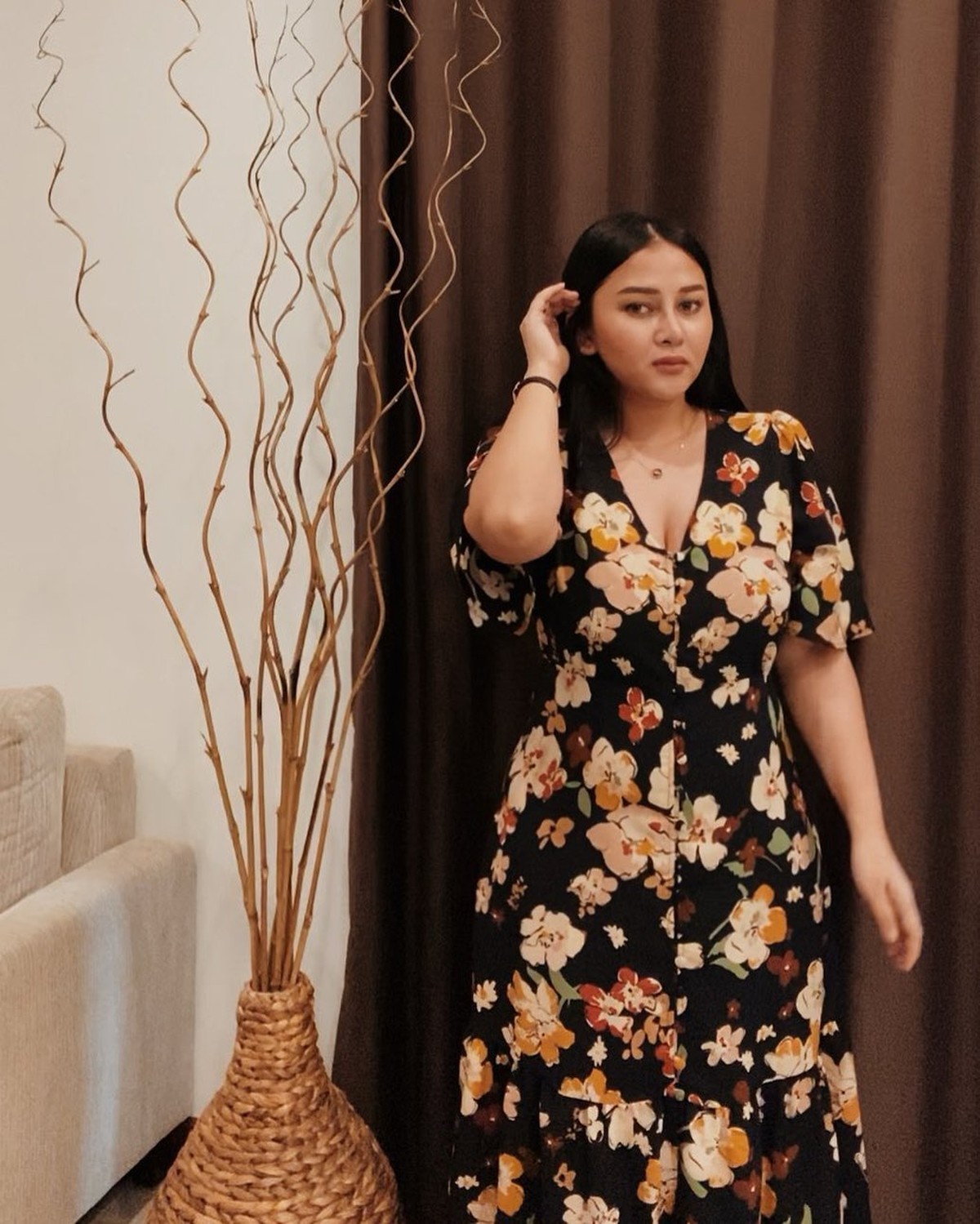 Setahun ditinggal Glenn Fredly&comma; Mutia masih enggan lepas status janda&period; Yuk kita intip potret cantik Mutia&excl;