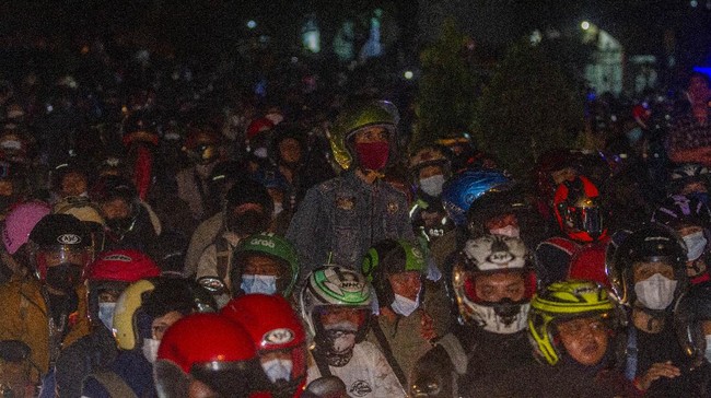 Satgas Covid-19 menyatakan pemerintah tengah mengkaji perizinan mudik Idulfitri berdasarkan pertimbangan pemerintah dan sejumlah ahli kesehatan.