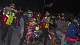 Provokasi Pemudik Lawan Petugas Penyekatan, 2 Orang Ditahan