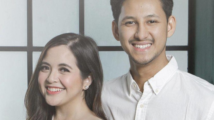 Romantisnya Tasya Kamila Saat Candle Light Dinner dengan Sang Suami Romantisnya Tasya Kamila Saat Candle Light Dinner dengan Sang Suami
