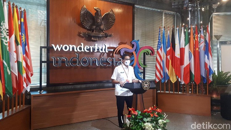 Sandiaga Uno Weekly briefing Sandiaga di Kemenpar, Senin (10/5).