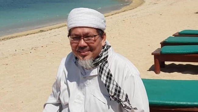 Satgas Covid-19 meminta masyarakat yang berkontak erat dengan mendiang Tengku Zulkarnain segera menjalani tes Corona.
